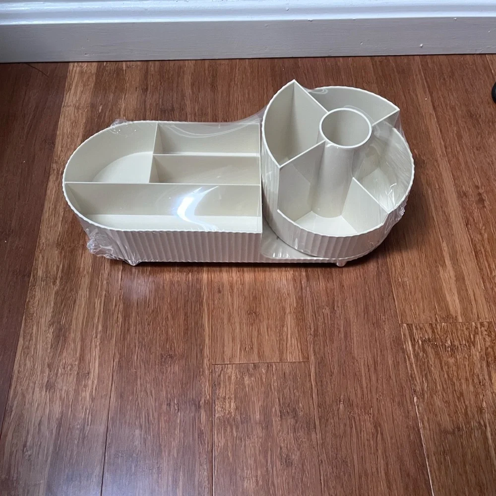 Elegant Cream Bathroom Organizer